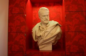 ABRAHAM LINCOLN, VICTOR HUGO E A CONSPIRAÇÃO DO SILÊNCIO